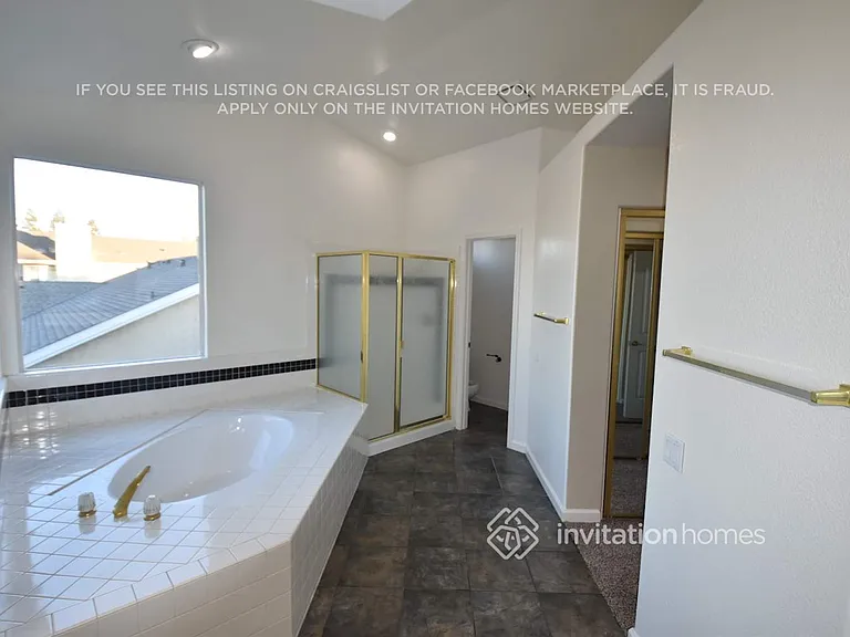 8107 Helmsdale Dr — Photo 18
