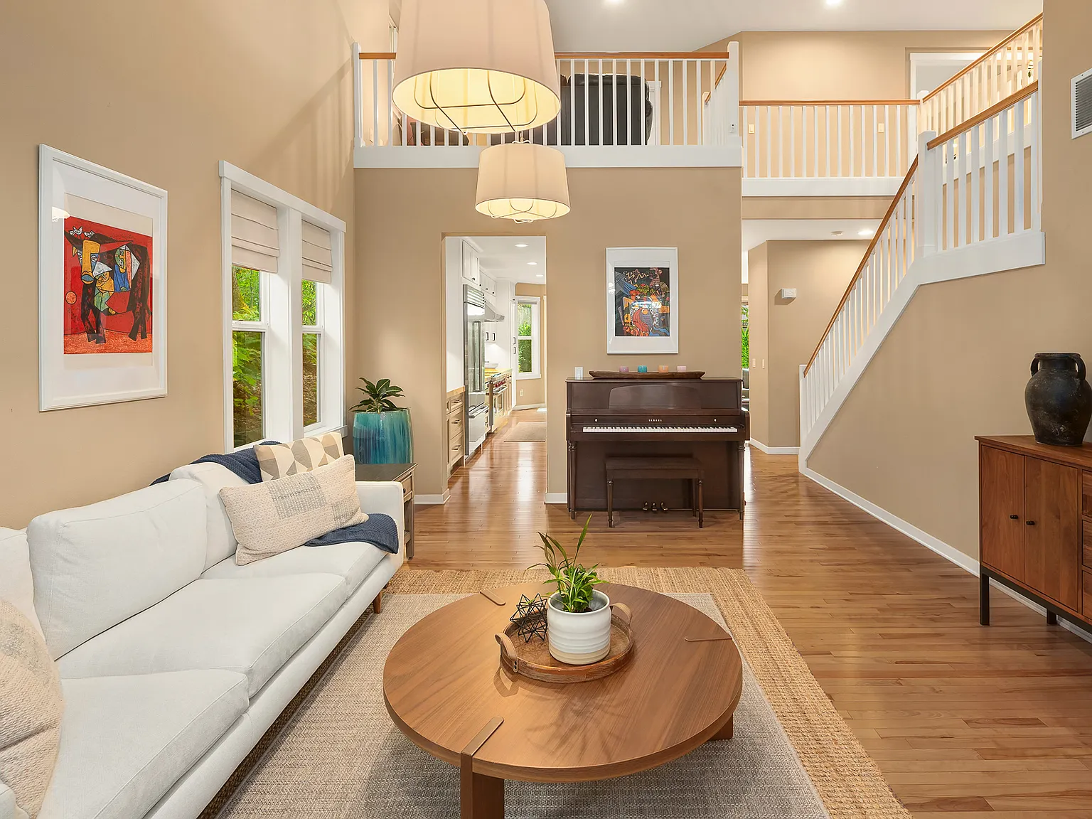 5 bed, 3256 sqft, $5,000 — Photo 4