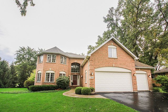 2nd image of 1701 Camellia Ln