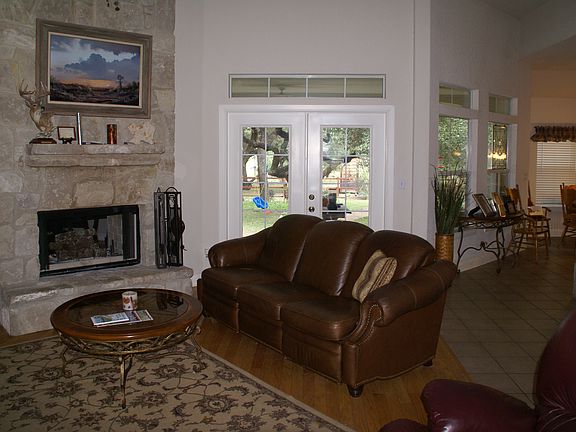 Fireplace/Living Room
