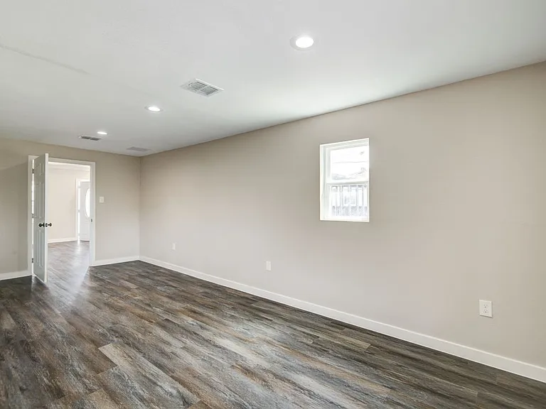 418 S Kansas St — Photo 32