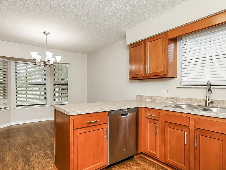 8315 Crosswind Rd — Photo 6