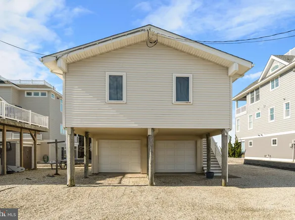 108 W 14th St, Brant Beach, NJ 08008