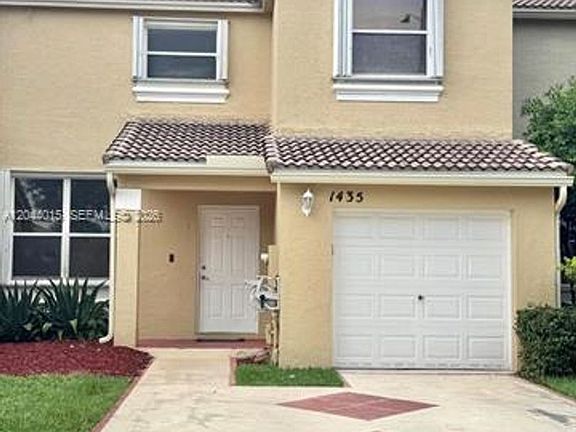 2nd image of 1435 NW 154th Ln #Townhouse 1435