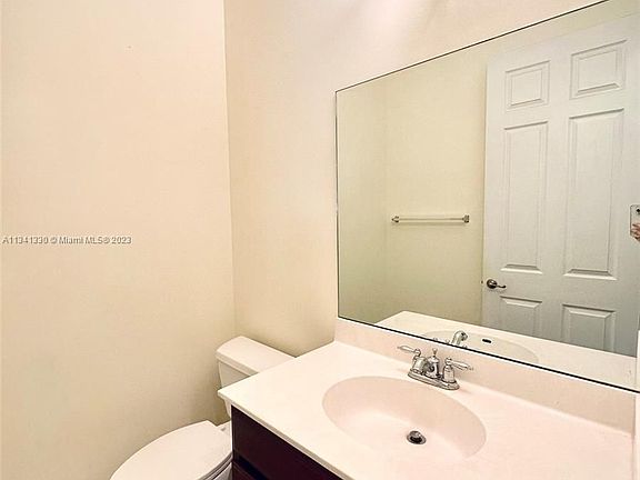 4th image of 4373 Pomelo Blvd