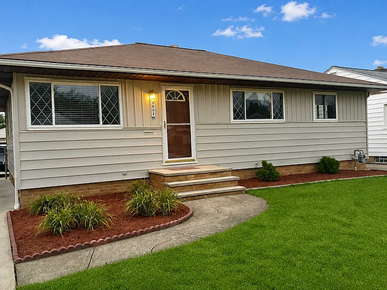 3602 Stanfield Dr — Photo 1