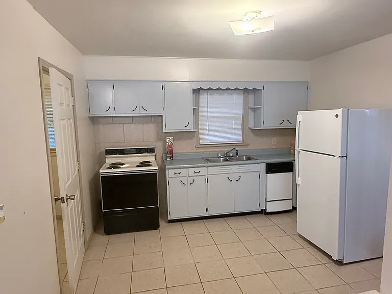 484 S Deepwood Dr — Photo 6