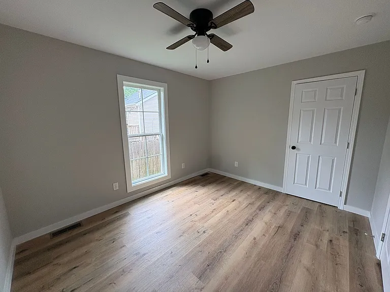 1530 Kenton St — Photo 3