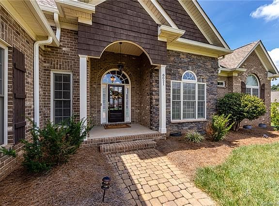 3rd image of 8021 Caliterra Dr