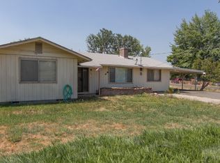 404 S B St, Phoenix, OR 97535