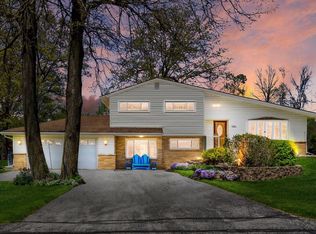 17846 W Rogers Dr, New Berlin, WI 53146