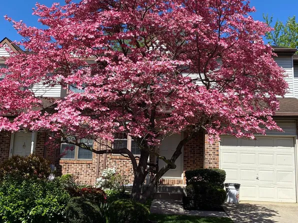 69 Greensward Ln, Cherry Hill, NJ 08002