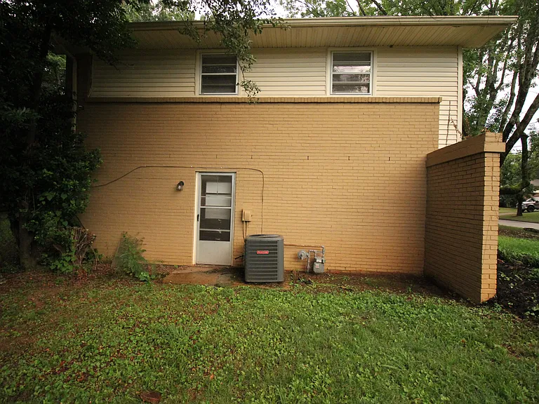 9021 Craigmont Rd SW — Photo 17