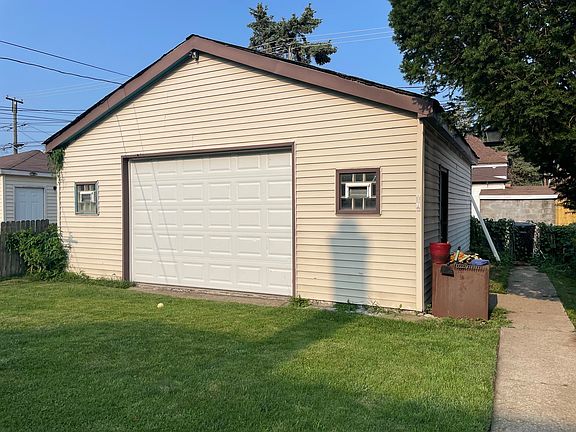 5th image of 10929 S Avenue D
