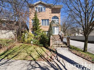 407 Woods Of Arden Rd, Staten Island, NY 10312