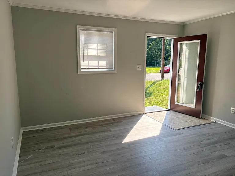 431 Smiley Rd — Photo 6