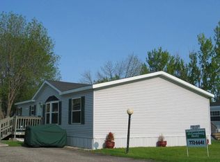 1135 McKinley Ave, Grand Forks, ND 58201