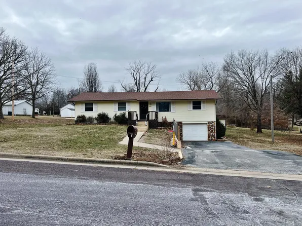 1300 3rd Street, Monett, MO 65708