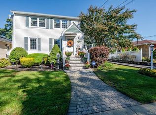 23 Arthur Ave, Bethpage, NY 11714