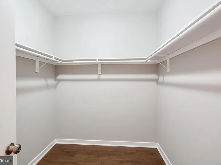 3832 Manor St — Photo 11