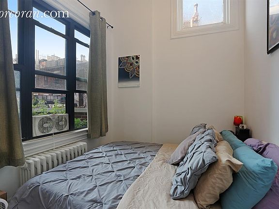 4th image of 121 W 79th St APT 2C