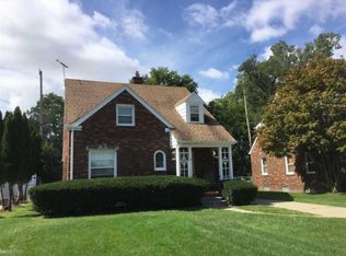 96 Riverside Dr, Mount Clemens, MI 48043