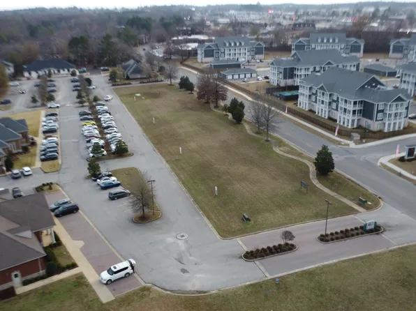 178 Murray Guard Dr, Jackson, TN 38305