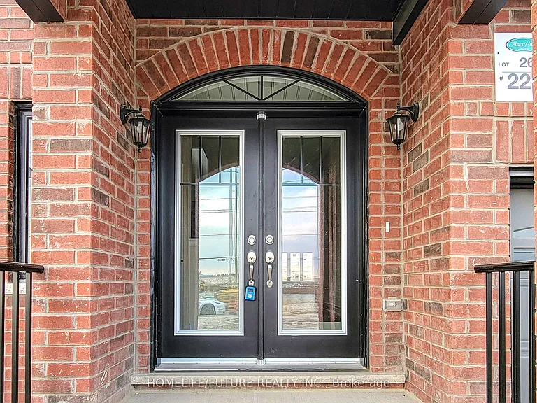 227 Heritage St — Photo 3