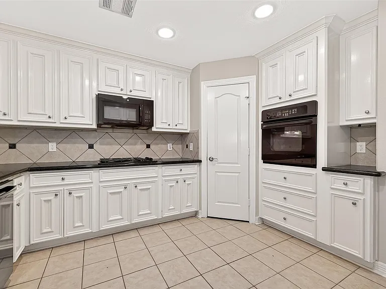 127 Monterrey Rd W — Photo 21
