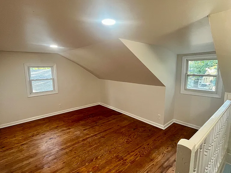 224 Stratford Rd — Photo 9