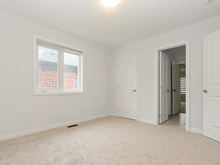 1372 Harrington St #1372 HARRINGTON ST — Photo 12