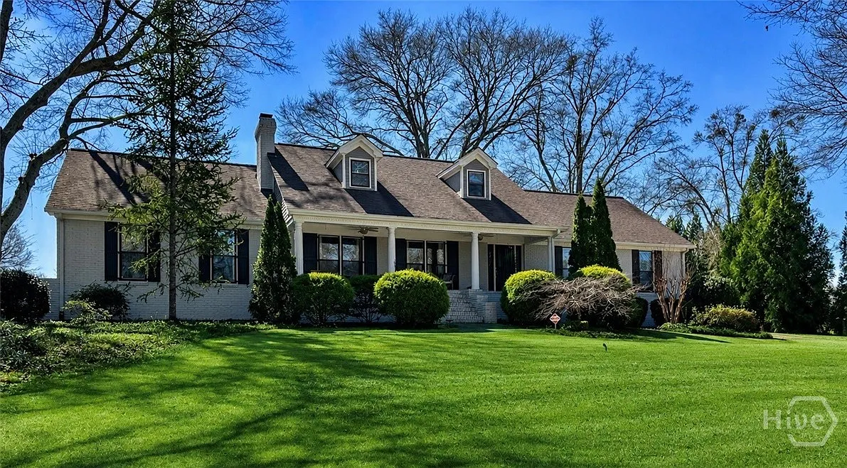 4 bed, 2.5 bath, 2883 sqft, $2,700 — Photo 1