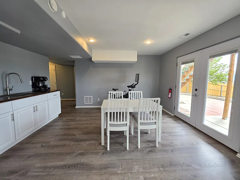 2030 Meadowbrook Pkwy — Photo 22
