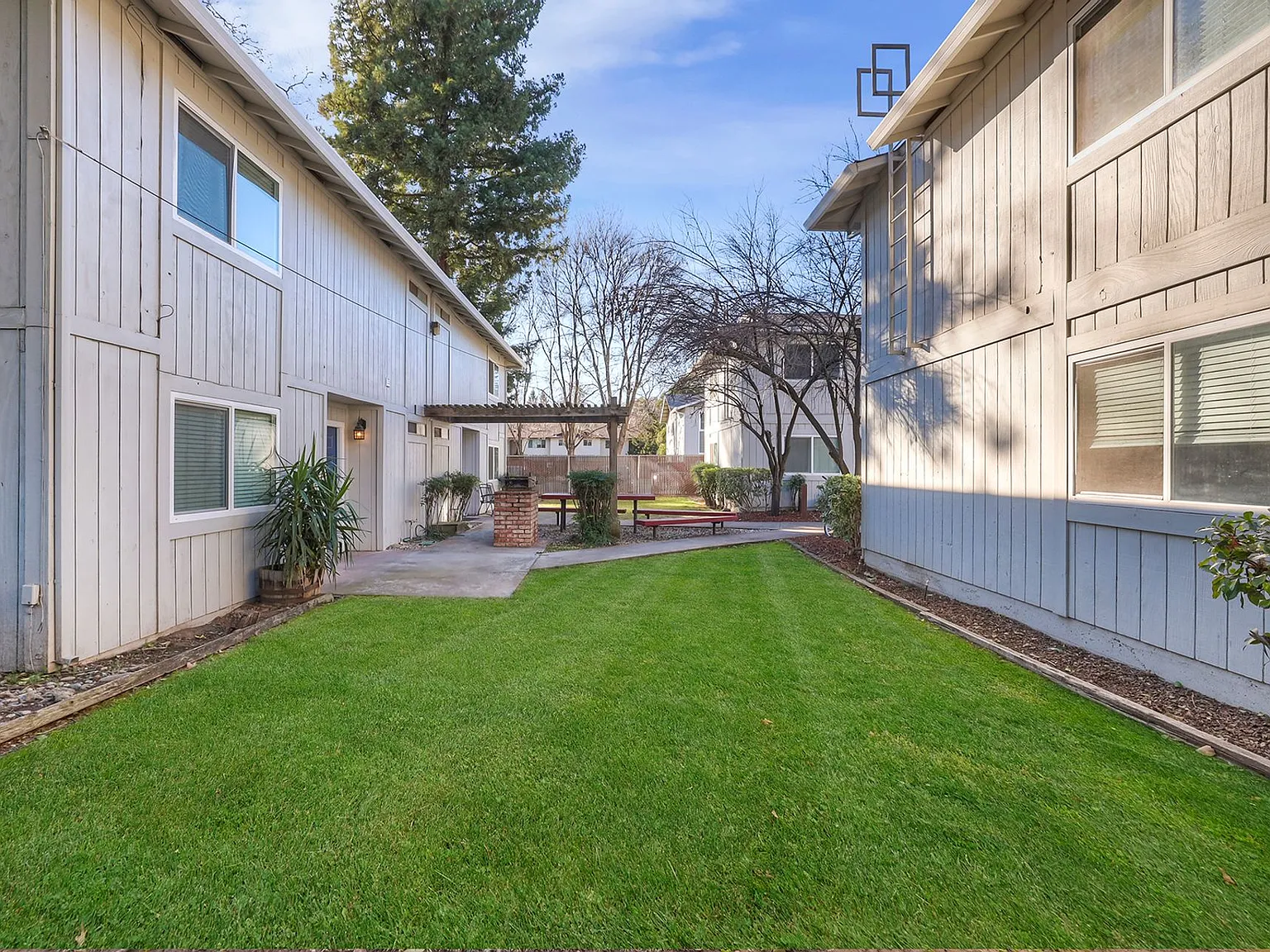 1119 West Sacramento Avenue — Photo 1