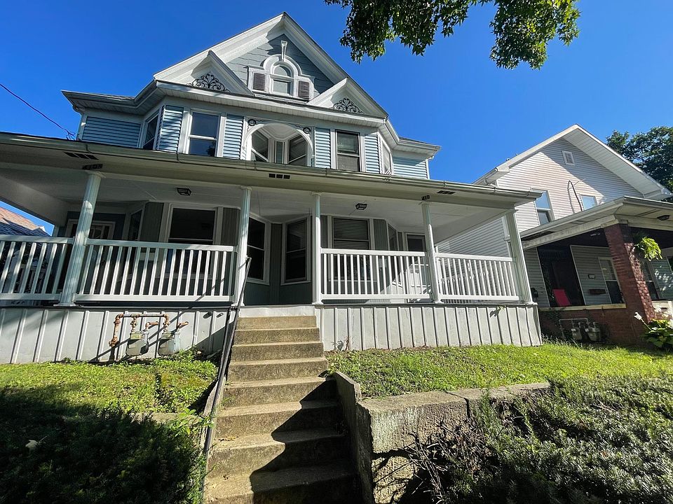 1st image of 410 Warren St