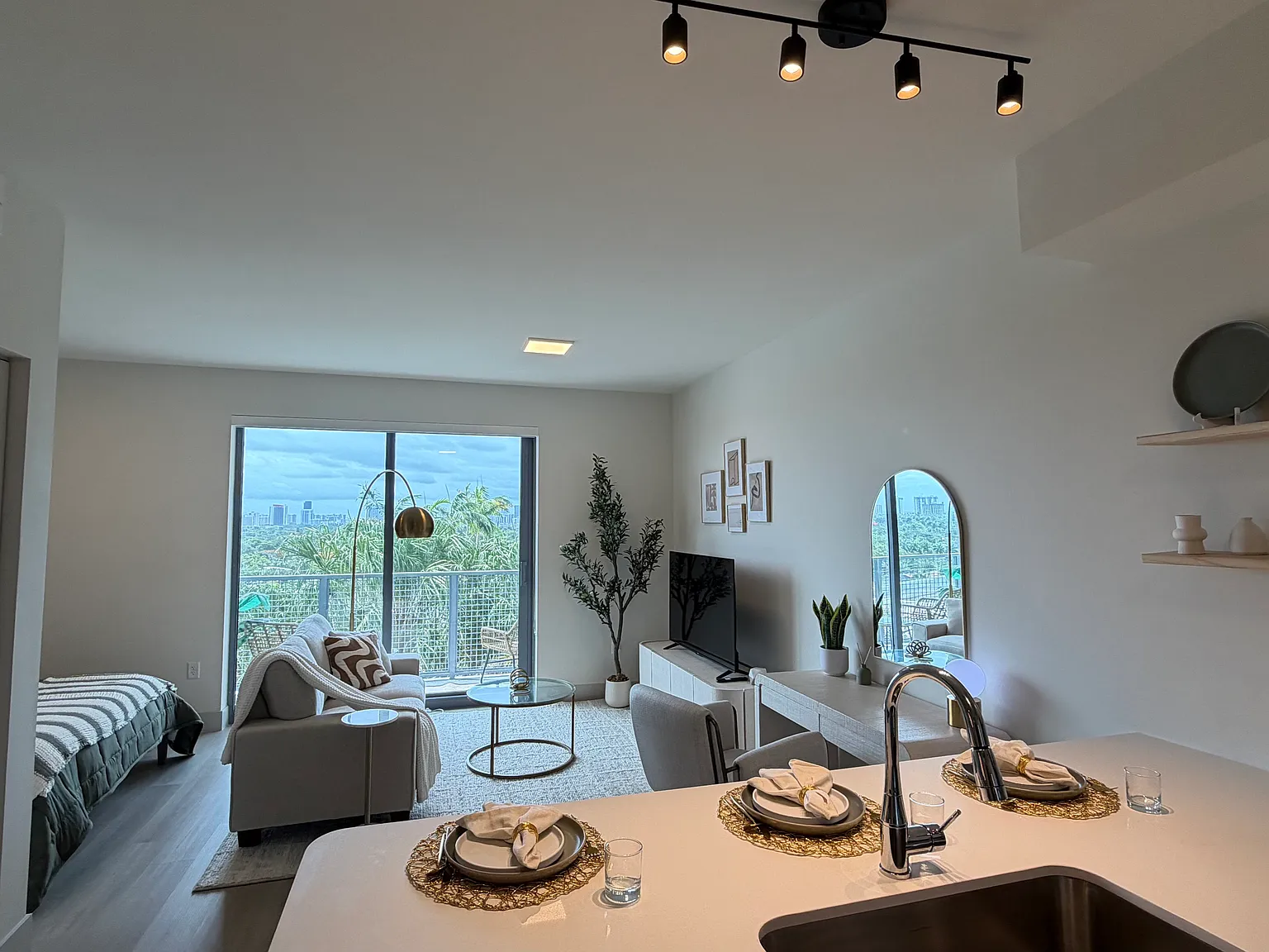 Studio, 552 sqft, $2,234 — Photo 2