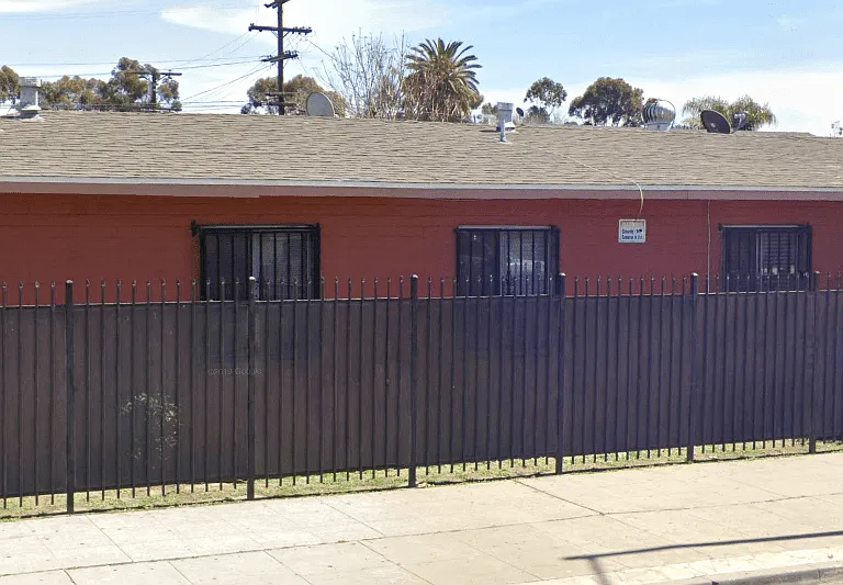 10108 S Figueroa St — Photo 2