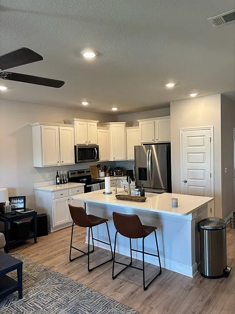 3 bed, 1537 sqft, $2,575 — Photo 4