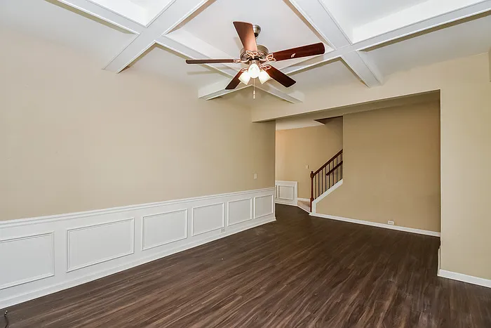4 bed, 2.5 bath, 2120 sqft, $1,975 — Photo 3