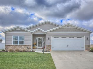 3006 Applewood Dr, Monticello, IL 61856