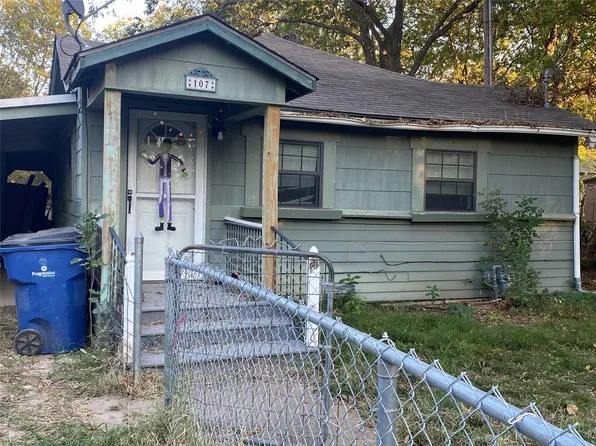 107 S Magnolia St, Pottsboro, TX 75076