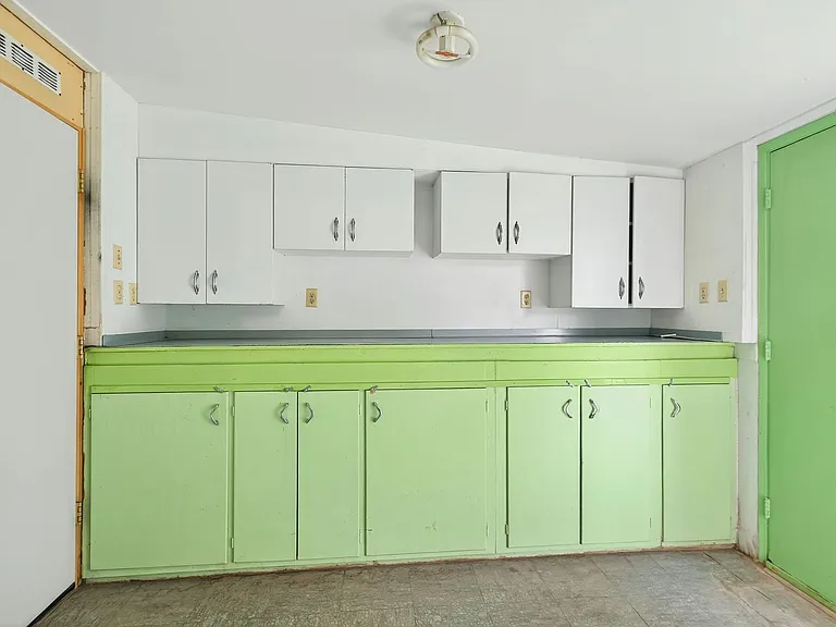 572 Federal St — Photo 19