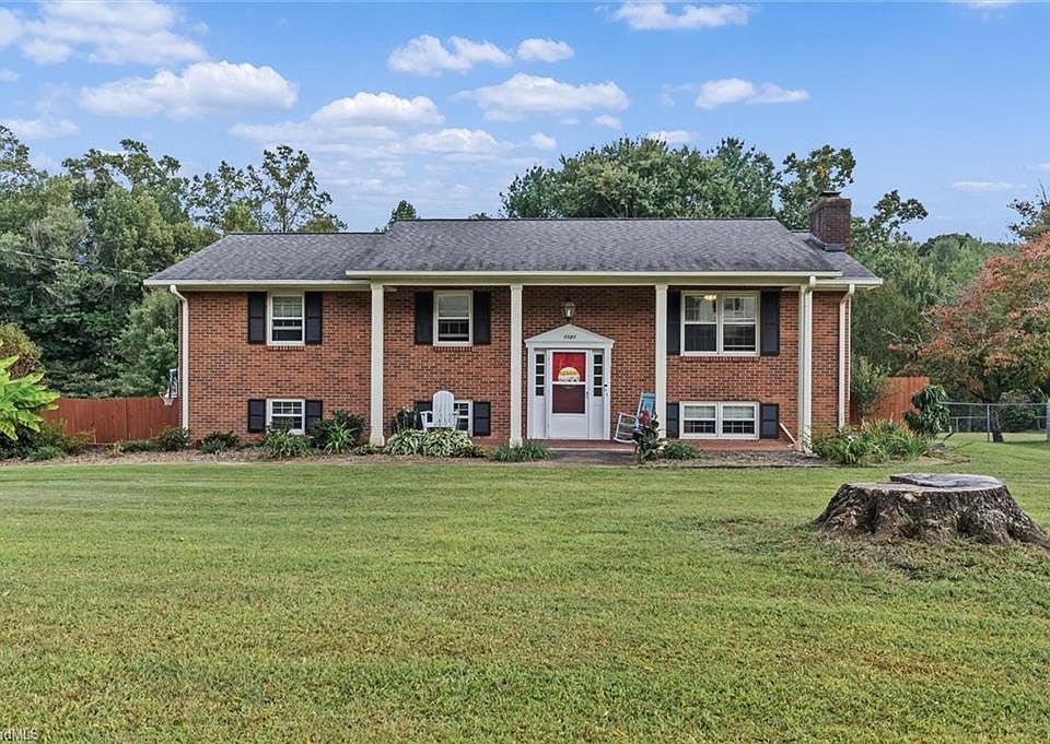 1st image of 1121 Dogwood Dr