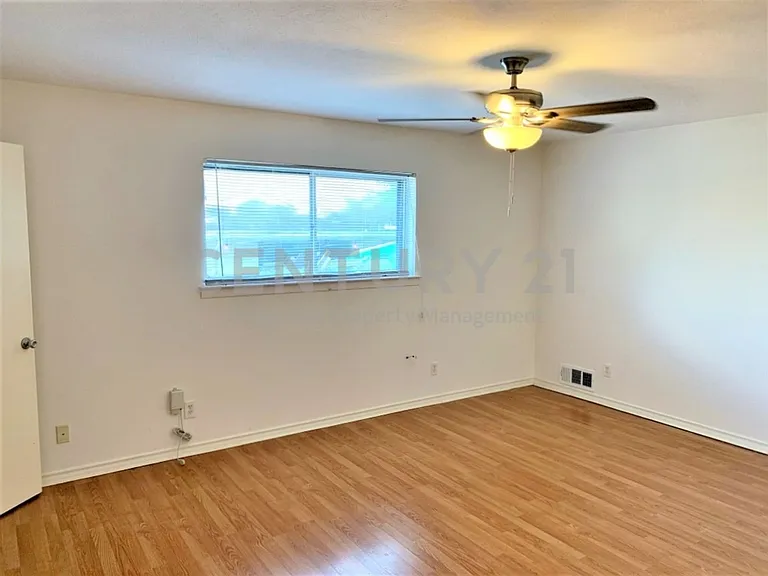 3910 Bucknell Dr — Photo 16