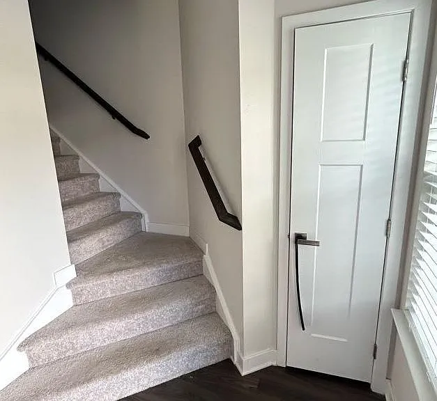 210 Chase Dr — Photo 18