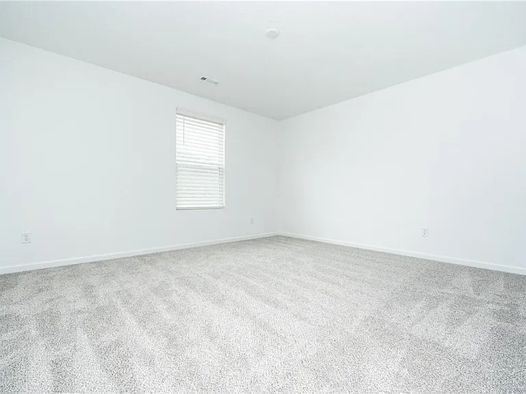 98 Brewster Dr — Photo 25