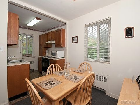 4th image of 49 Nathan Hale Dr