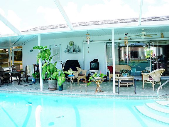 4th image of 980 Sandlewood Dr