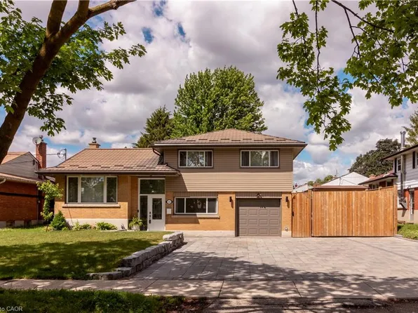 304 Greenfield Ave, Kitchener, ON N2C 1E1