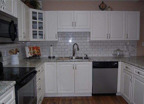 3rd image of 6115 Church St
